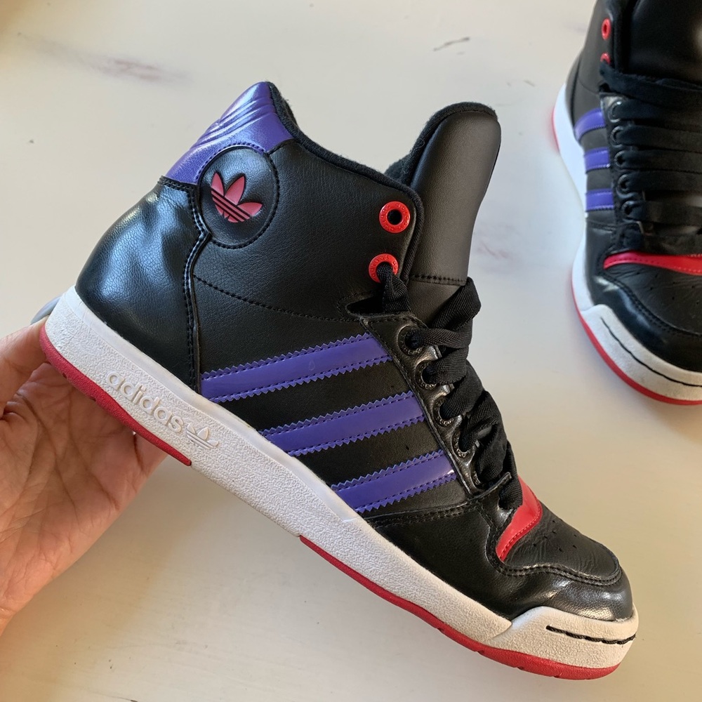 Women’s Adidas—Lightly Worn